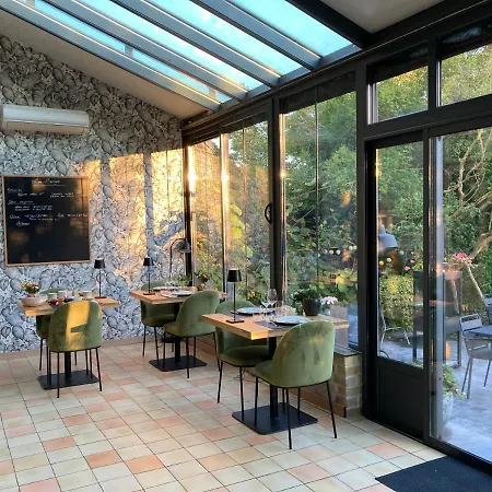 بيت ضيافة Les Berges 3*