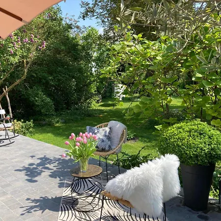 Les Berges Guest house 3*