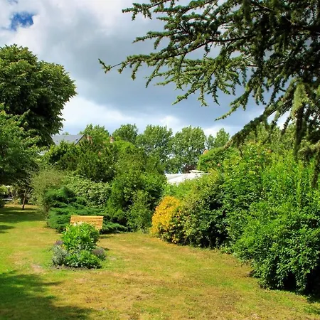 Les Berges Guest house *
