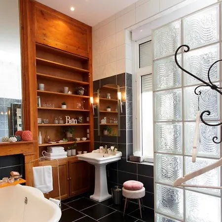 Les Berges Guest house *