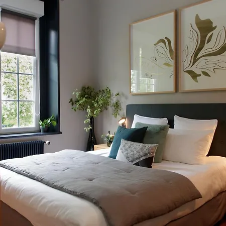 Les Berges Guest house *
